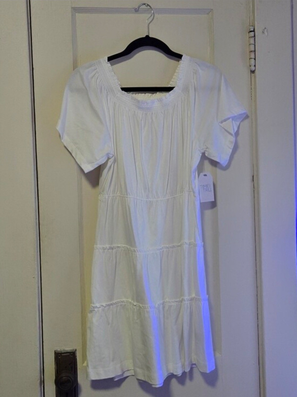 Time and Tru White Tiered Short-Sleeve Casual Dress